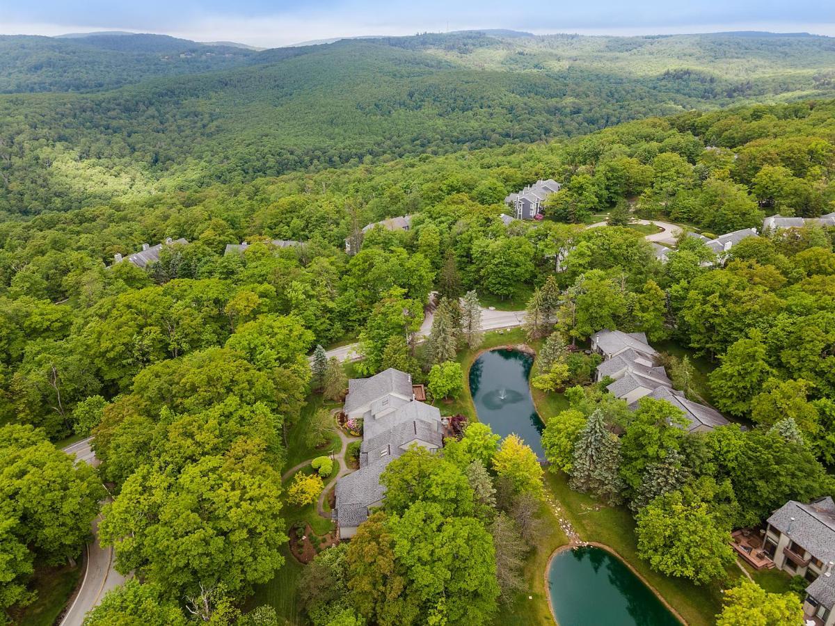 Charming Getaway L Recently Renovated L Hidden Valley L 4Br+3Bath L Hot Tub Somerset Exterior photo
