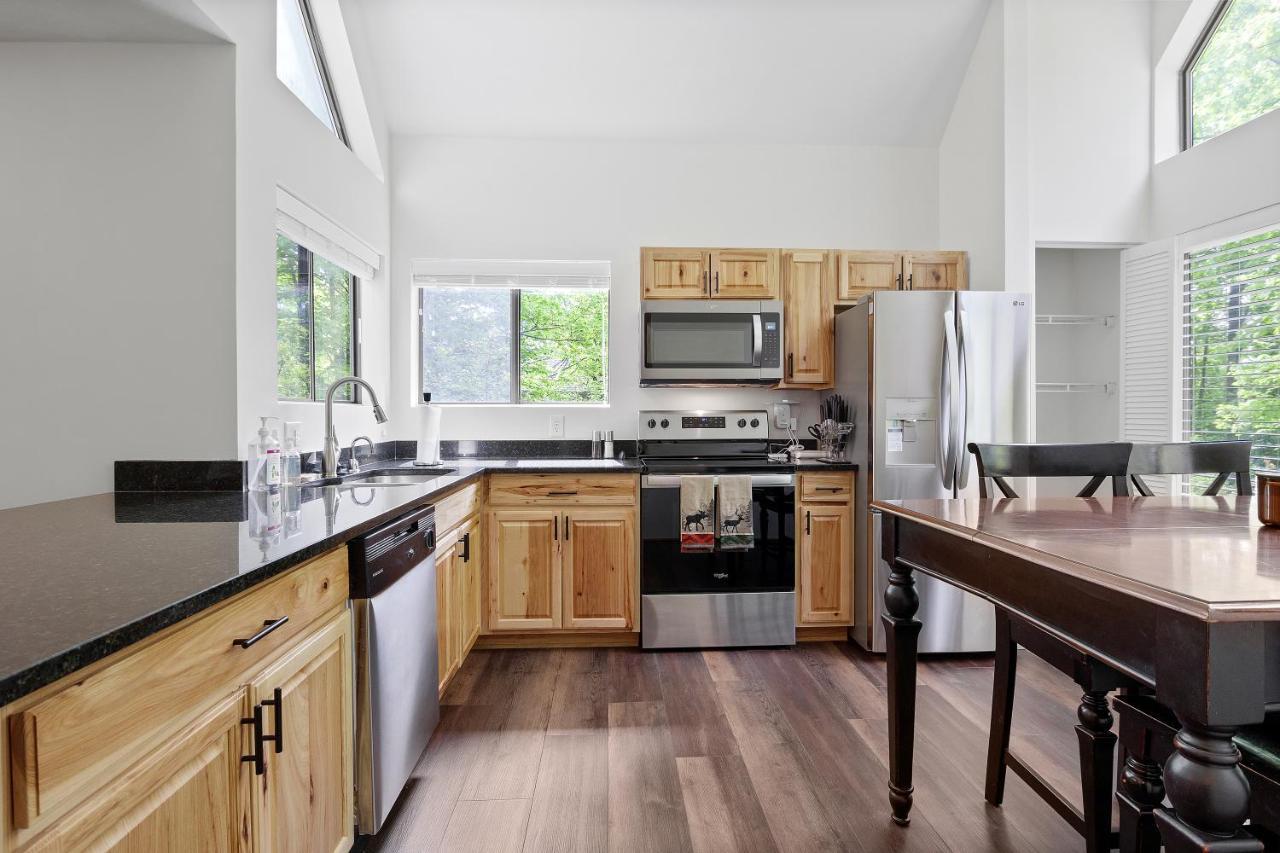Charming Getaway L Recently Renovated L Hidden Valley L 4Br+3Bath L Hot Tub Somerset Exterior photo