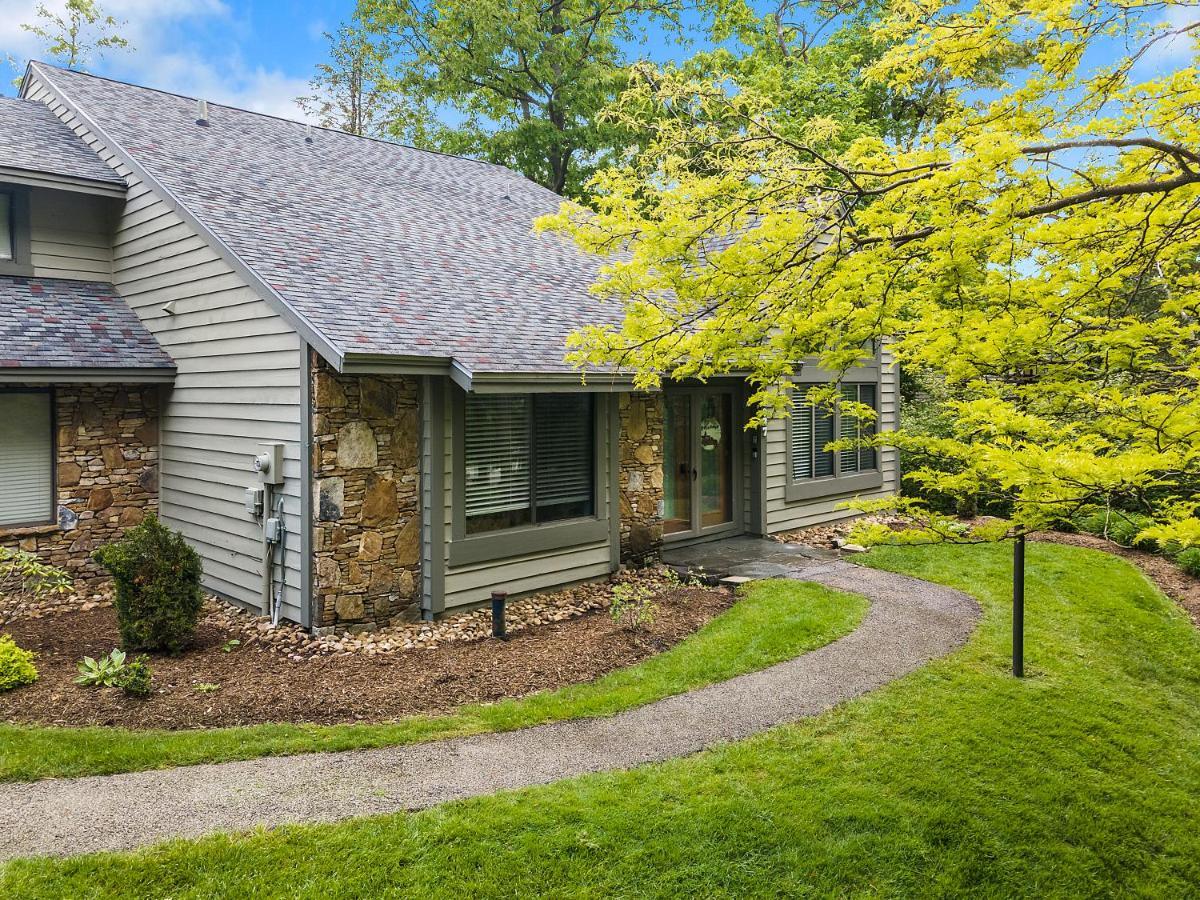 Charming Getaway L Recently Renovated L Hidden Valley L 4Br+3Bath L Hot Tub Somerset Exterior photo